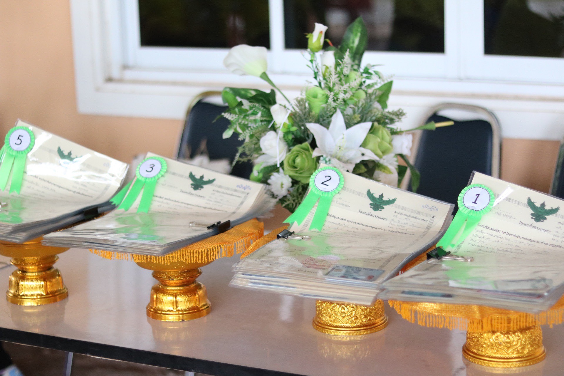 title - วันที่ 15 กรกฎาคม 2567 ร้อยเอกธรรมนัส พรหมเผ่า รัฐมนตรีว่าการกระทรวงเกษตรและสหกรณ์ เปิดงานโครงการมอบโฉนดเพื่อการเกษตร 72,000 ฉบับ เฉลิมพระเกียรติพระบาทสมเด็จพระเจ้าอยู่หัว เนื่องในโอกาสพระราชพิธีมหามงคลเฉลิมพระชนมพรรษา 6 รอบ 28 กรกฎาคม 2567
